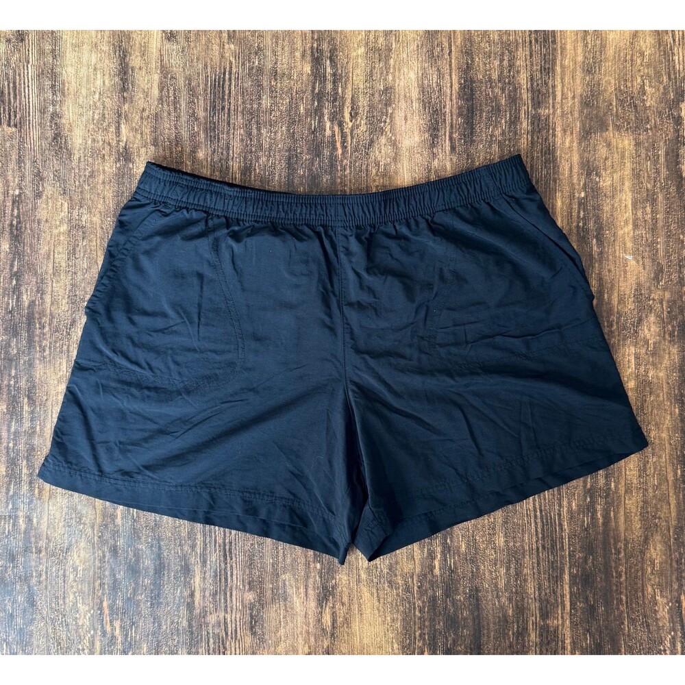 Columbia Women’s Black Sandy River Shorts size Large